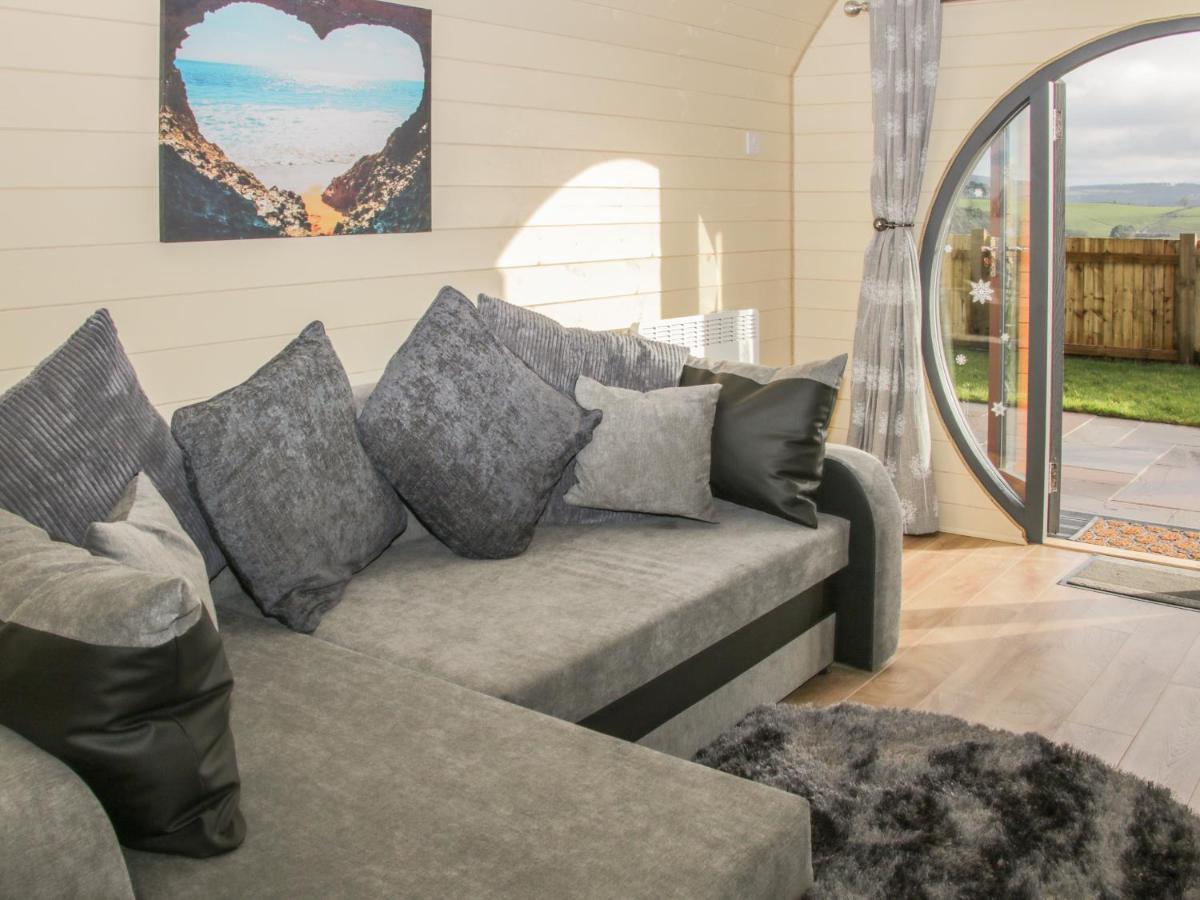 Stapeley Pod Villa Shrewsbury Buitenkant foto